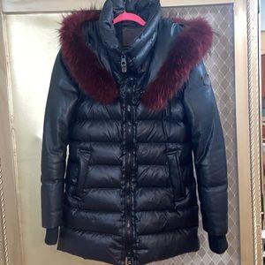 Nicole benisti with real fox trim removable hood worn about 8 times